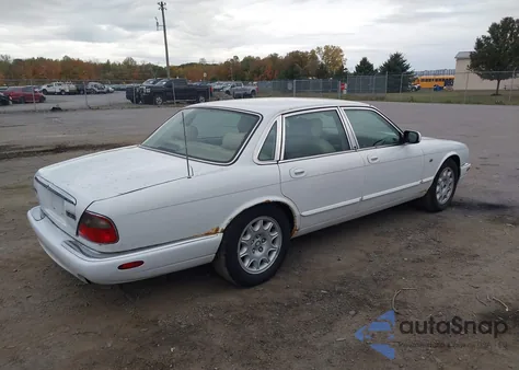 1998 Jaguar Xj8 z USA, uszkodzony, nr VIN SAJHX1241WC821895